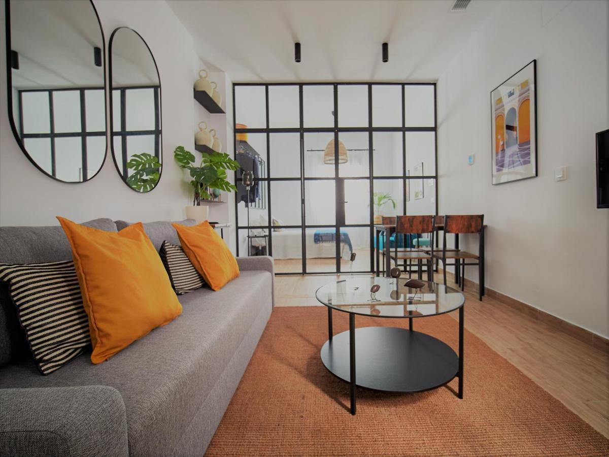 Pelicano Seville Apartments Extérieur photo
